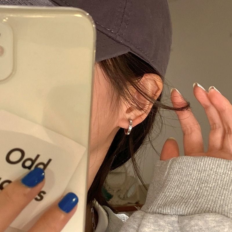 高級感素圈純銀耳圈耳飾女小眾設計耳釘獨特耳環2023新款爆款耳扣