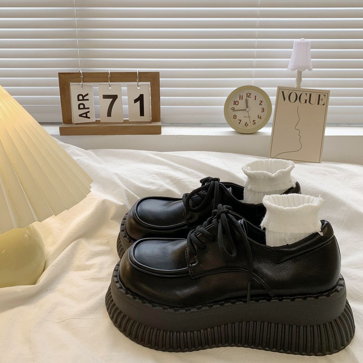 黑色大頭可愛松糕小皮鞋女2023秋冬新款百搭復古英倫風厚底單鞋子