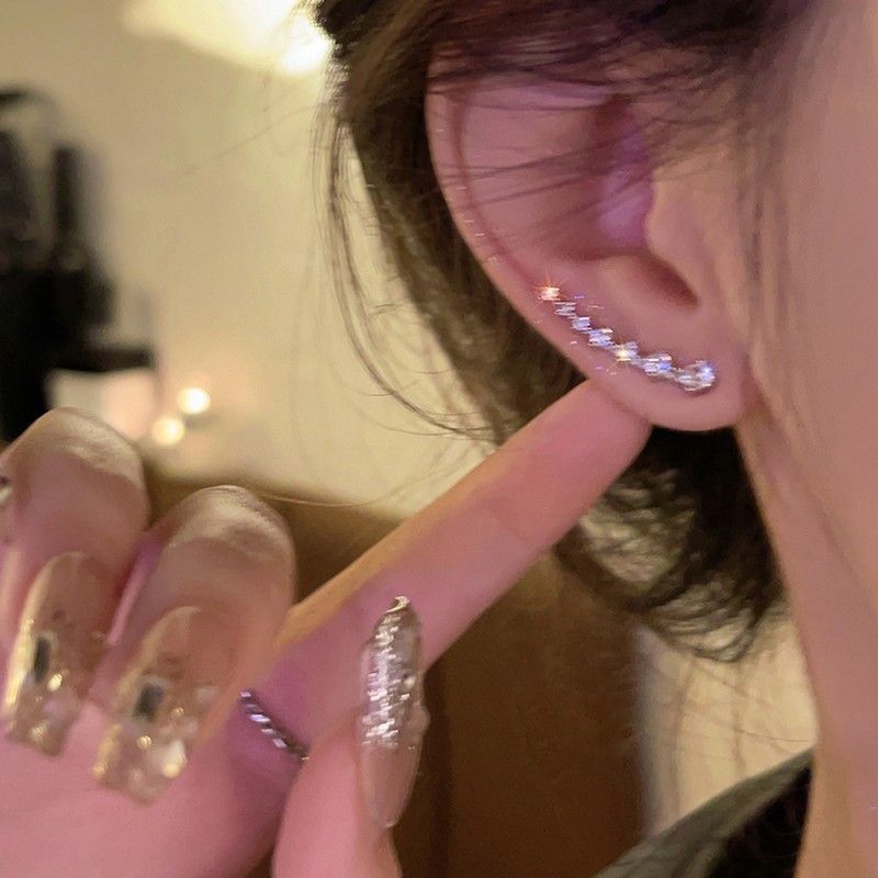 Flash diamond temperament curved earrings for women 2023 new popular light luxury earrings niche design high-end earrings trend