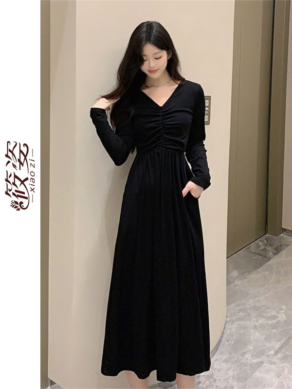 筱姿韩版长袖设计感高级连衣裙复古法式显瘦小黑裙温柔修身长裙子