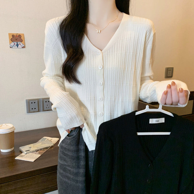 大碼女裝V領遮肉內搭針織開衫女秋季微胖mm顯瘦減齡長袖打底上衣