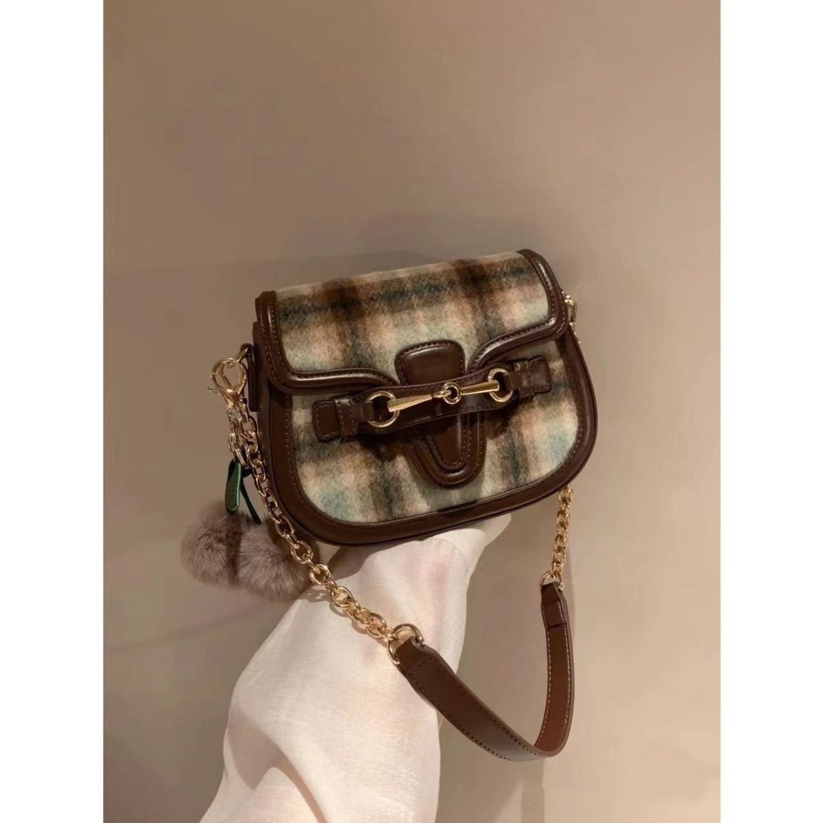 New Autumn and Winter Winter Warm Sun Saddle Bag Retro Woolen Contrast Color Single Shoulder Crossbody Bag