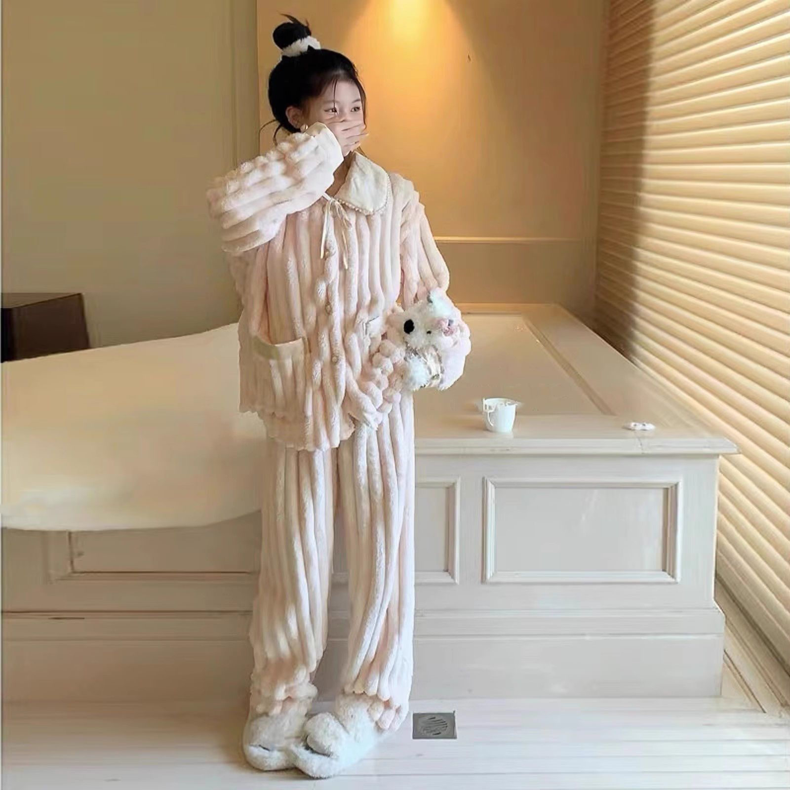 秋冬季加厚款珊瑚絨睡衣女套裝家居服加絨可愛法蘭絨長袖開衫大碼