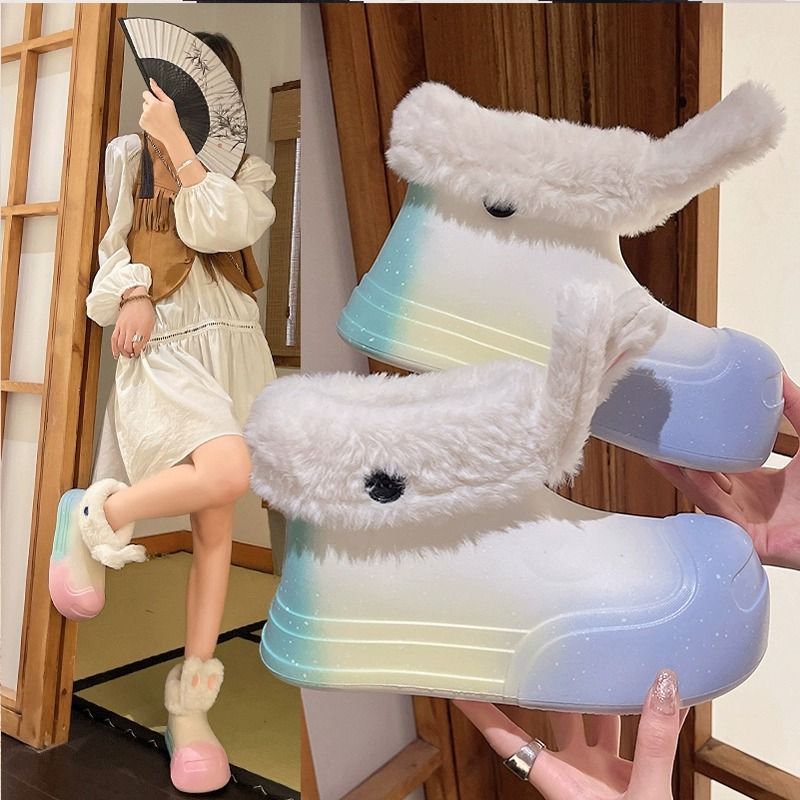 Fashionable women's boots  new winter plus velvet thickening Internet celebrity thick bottom hot style warm shoes for girls cute cartoon cotton shoes