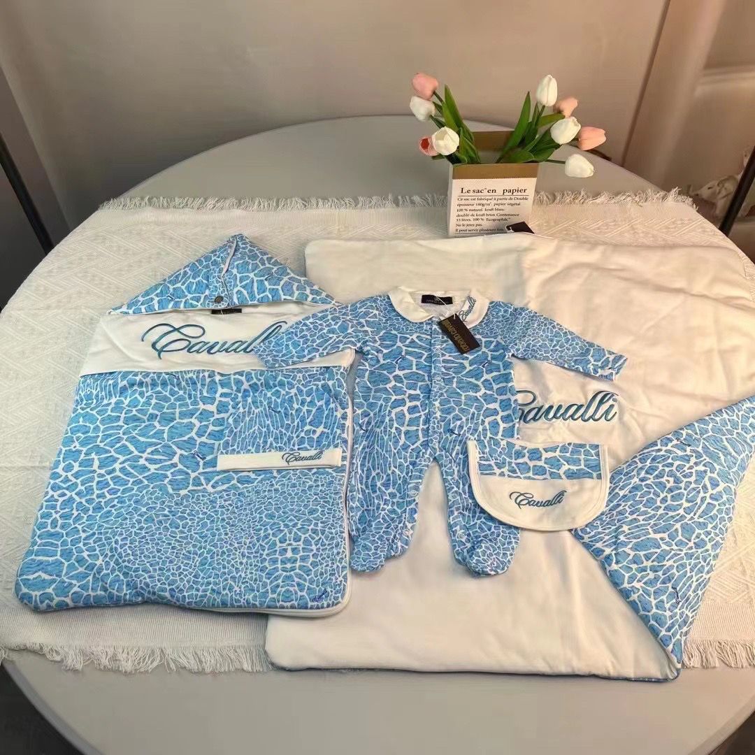 Set cinque pezzi in cotone per neonato e prima infanzia_voghion.com