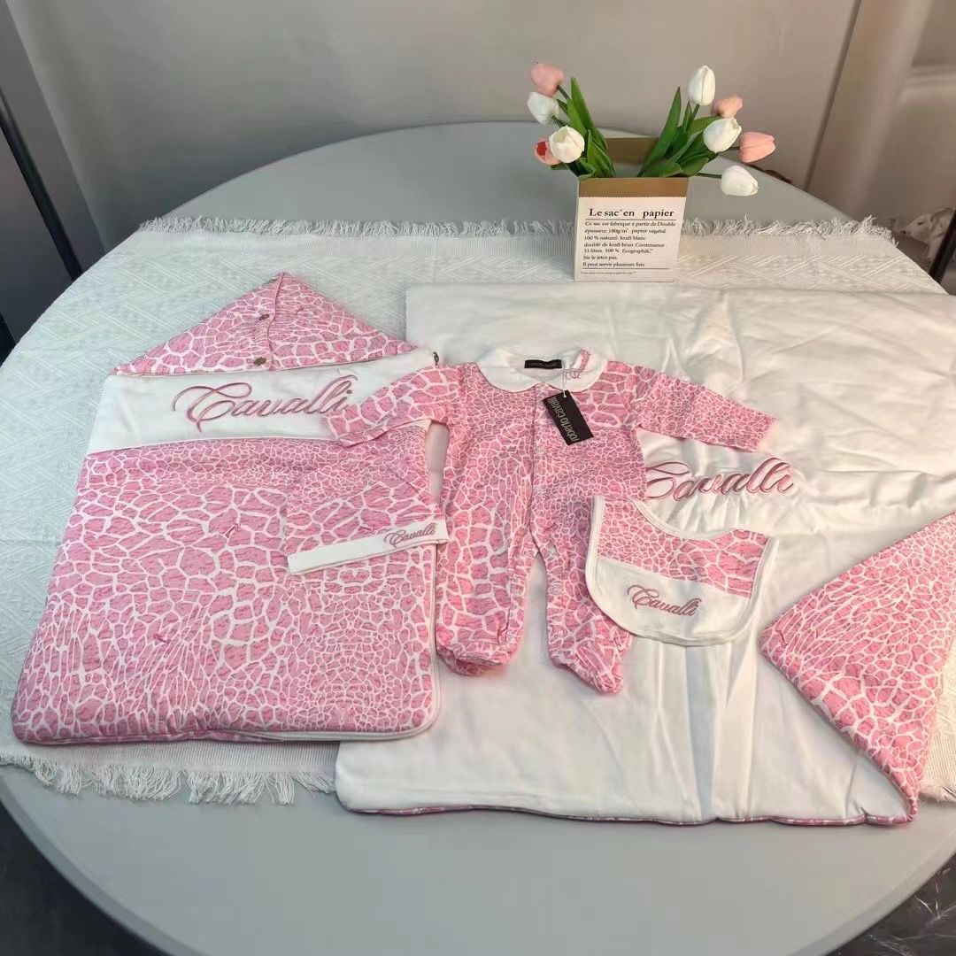 Set cinque pezzi in cotone per neonato e prima infanzia_voghion.com