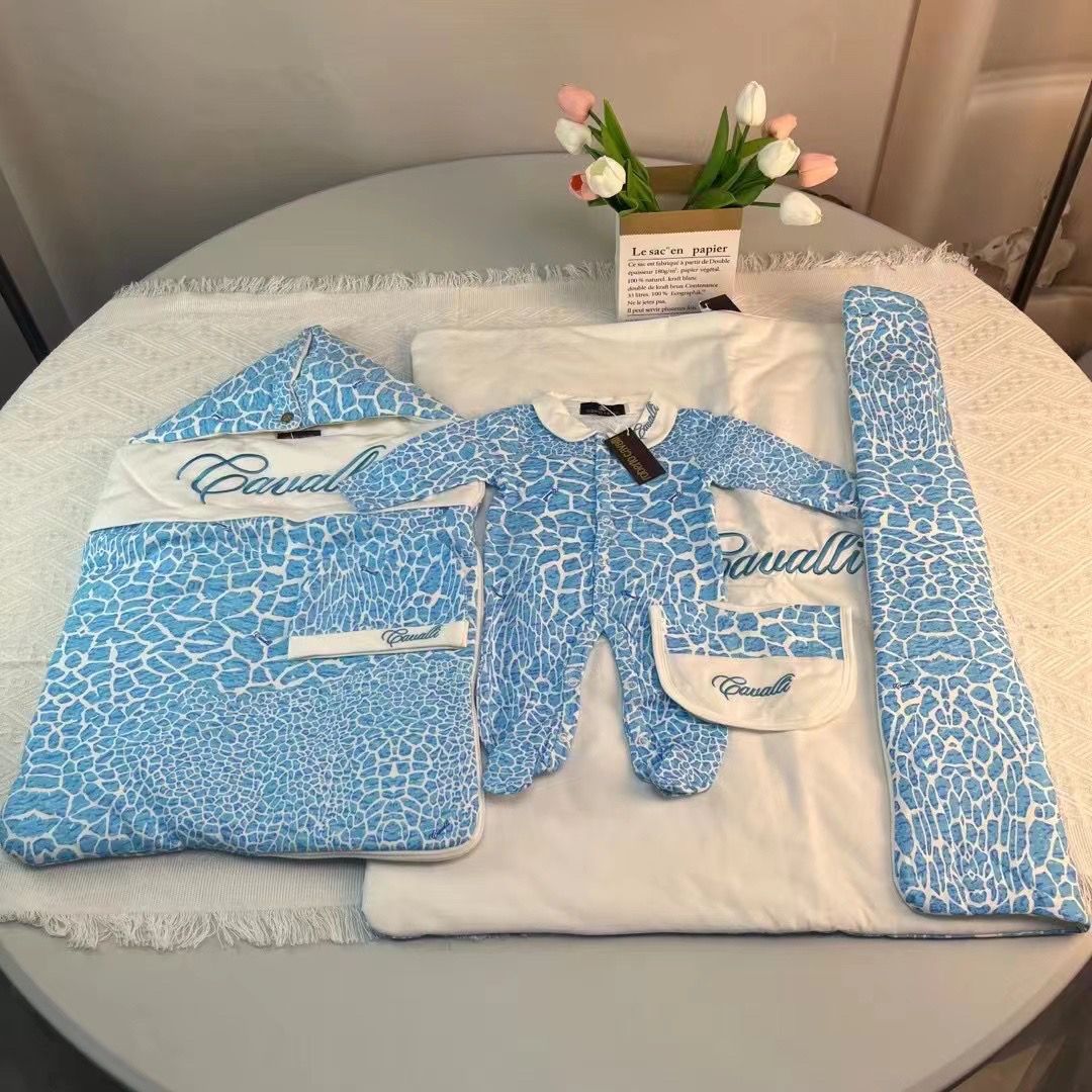 Set cinque pezzi in cotone per neonato e prima infanzia_voghion.com