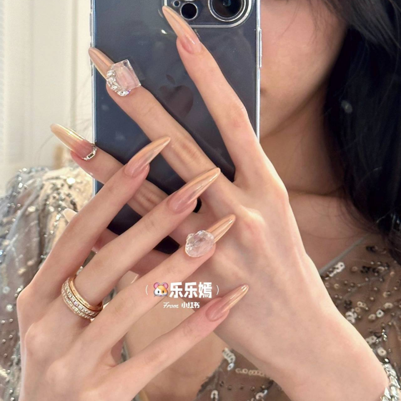 Autumn and winter Xiaohongshu same style nude diamond manicure aurora gradient manicure gentle bride wedding manicure long wear manicure