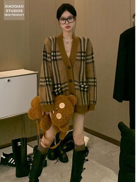 ins時尚休閒百搭v領格子毛衣女秋冬新款慵懶風外穿中長款針織開衫