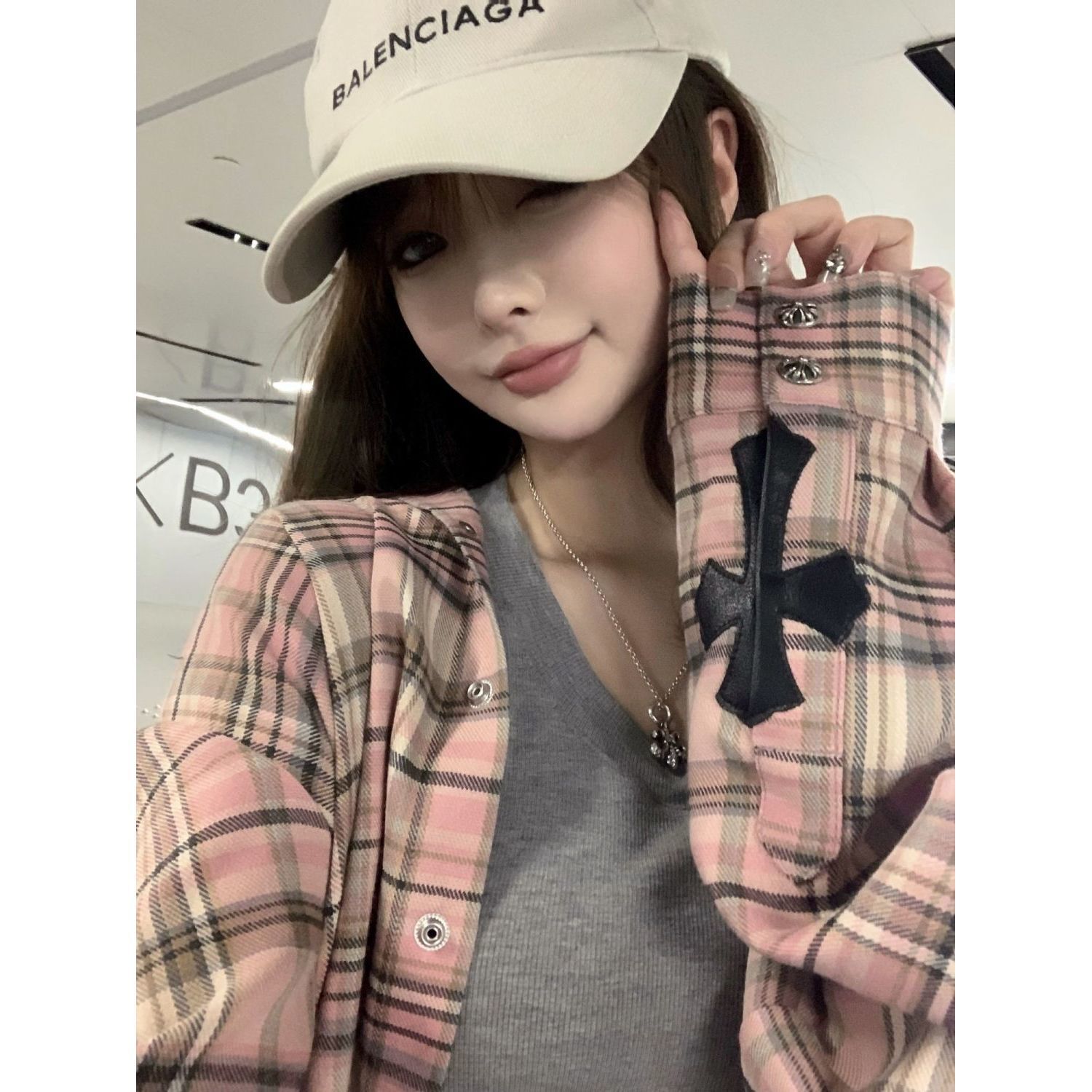 經典粉嫩少女格子長袖襯衫古着港風寬鬆十字架顯瘦百搭上衣外套女