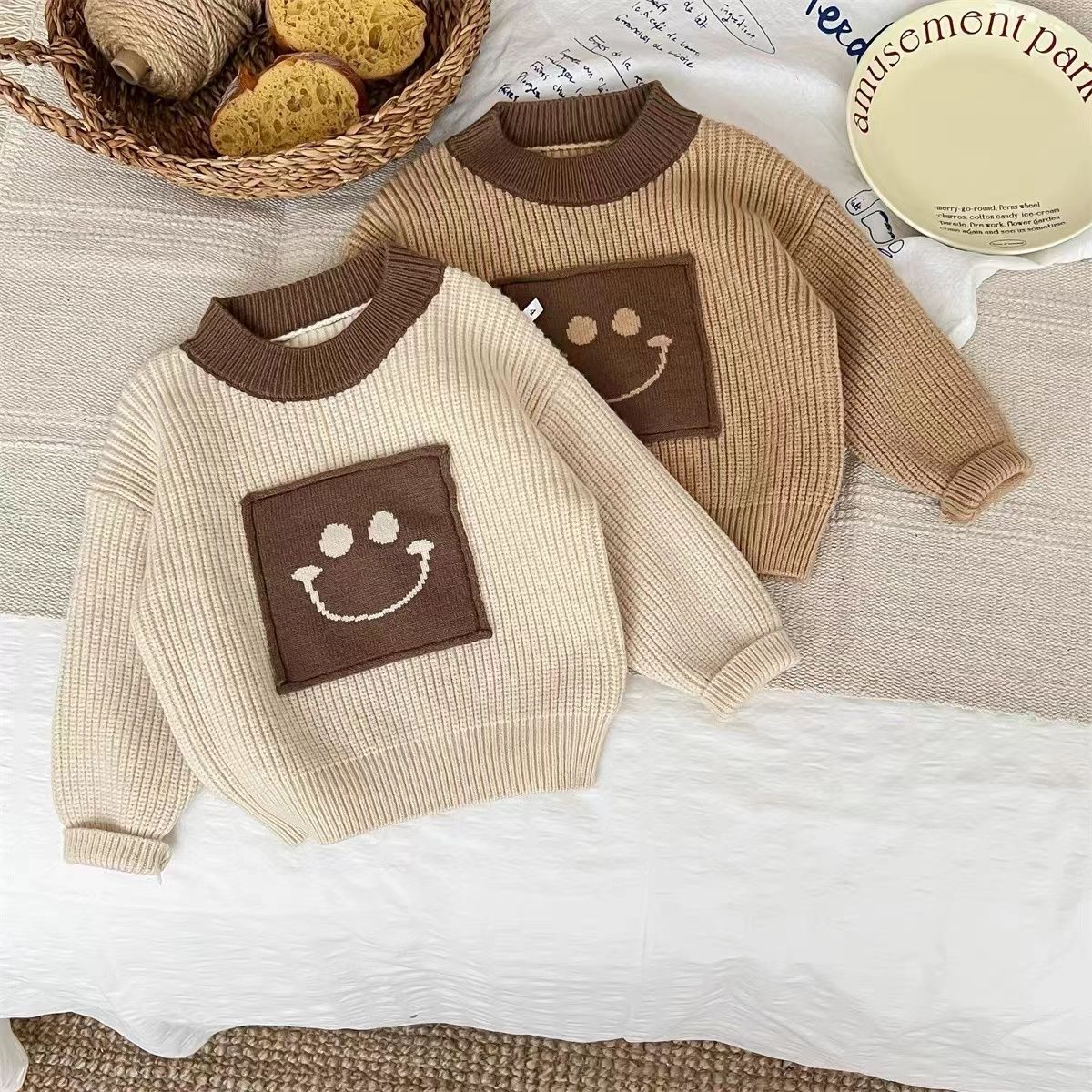 Boys' Smiling Face Sweater Autumn and Winter Style 2024 New Baby Warm Knitted Sweater Children's Pullover Trendy
