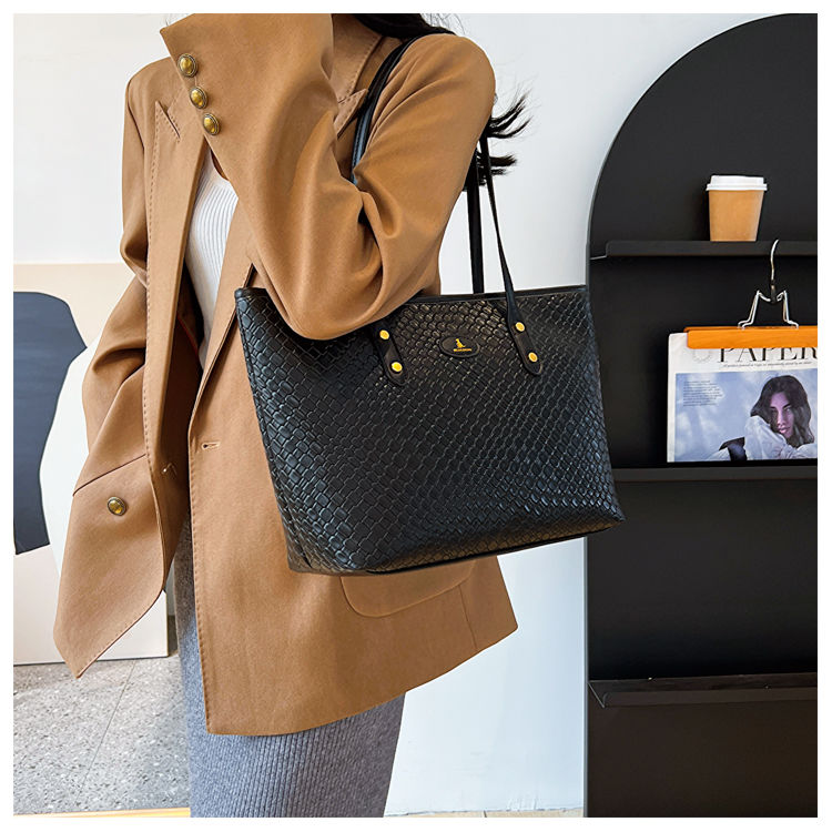 2023 Autumn/Winter New High Capacity Tote, Stereoscopic Handheld, Underarm, Versatile Western Style Handheld_voghion.com