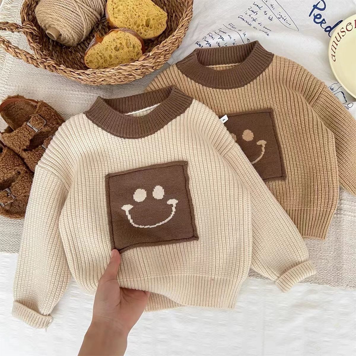 Boys' Smiling Face Sweater Autumn and Winter Style 2024 New Baby Warm Knitted Sweater Children's Pullover Trendy