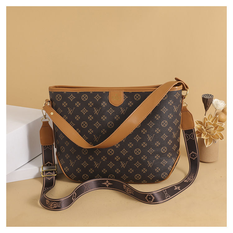 High quality shoulder straps with large capacity for women's bags 2023 Autumn/Winter New Tote Versatile One Shoulder_voghion.com