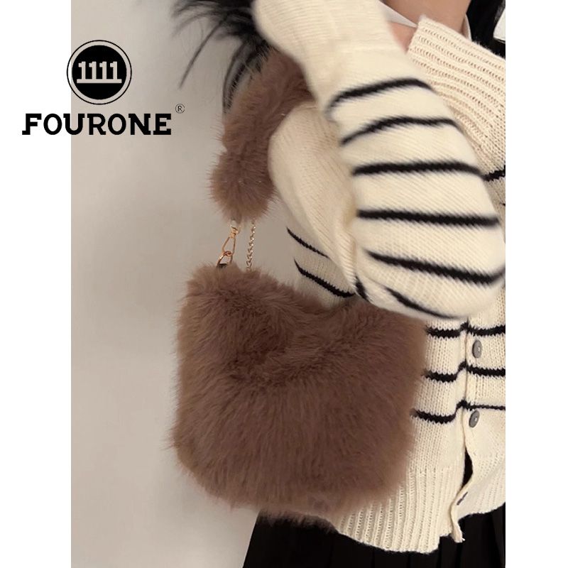 High-end hand-held plush bag for women, new shoulder crossbody bag, ins fashion popular armpit bag