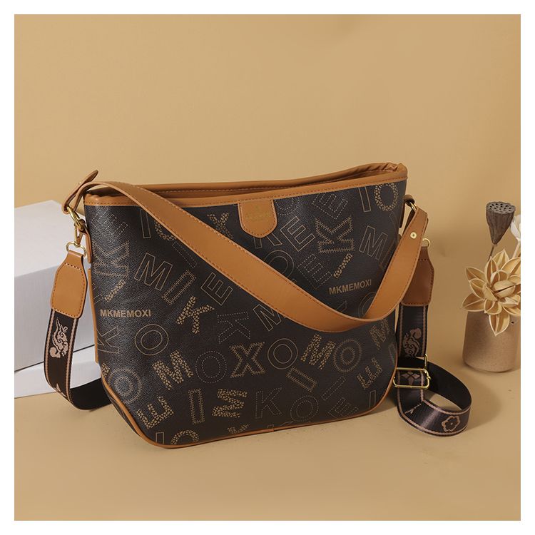 High quality shoulder straps with large capacity for women's bags 2023 Autumn/Winter New Tote Versatile One Shoulder_voghion.com