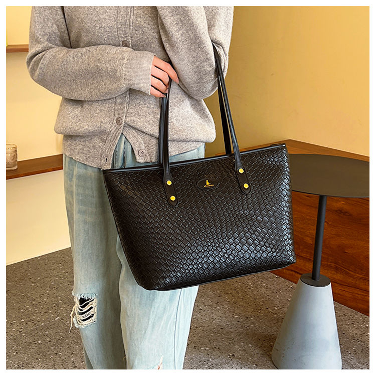 2023 Autumn/Winter New High Capacity Tote, Stereoscopic Handheld, Underarm, Versatile Western Style Handheld_voghion.com