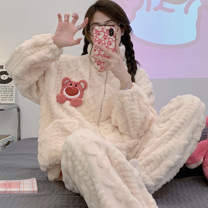加厚珊瑚絨睡衣女冬季2023年新款草莓熊拉鏈法蘭絨加絨家居服套裝