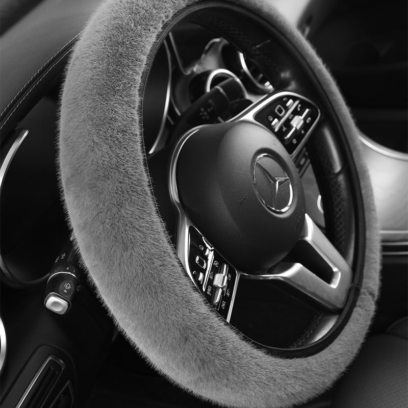 Non-shedding steering wheel cover, winter short plush car handlebar cover, warm, non-slip, imitation mink fur interior decoration, universal type