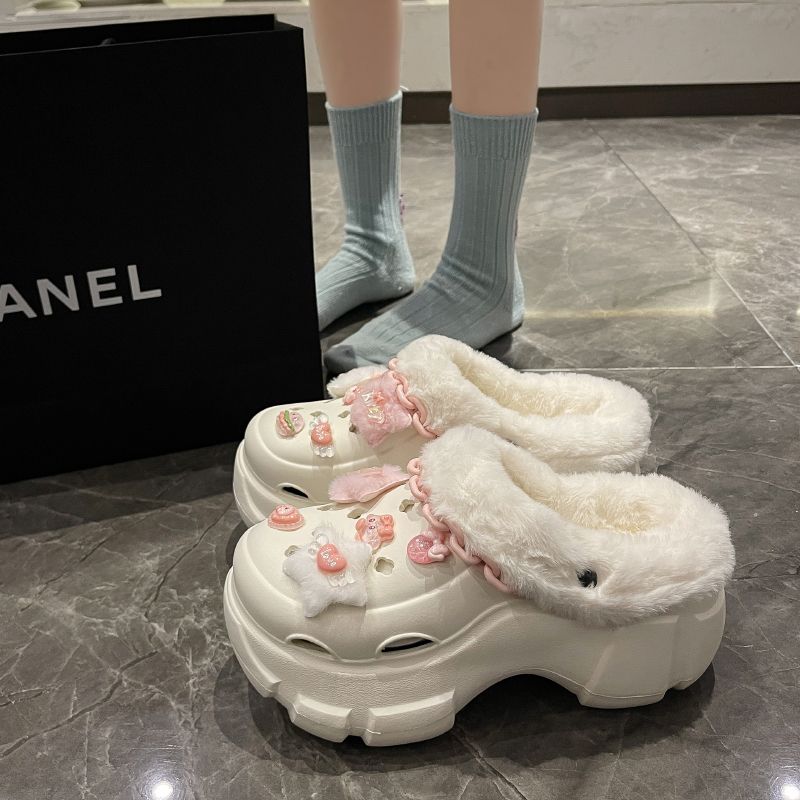 Croc Shoes Women's Velvet Thickened Outer Wear 2023 Winter Thick Sole Increased Cute Girl Heart Toe Warm Cotton Slippers