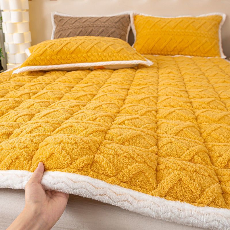 a类獭兔毛牛奶绒床垫软垫家用冬季珊瑚绒床褥薄垫子保暖加厚毯子
