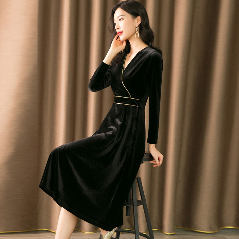 長裙女秋冬2023新款黑色V領修身顯瘦氣質小黑裙中長款絲絨連衣裙
