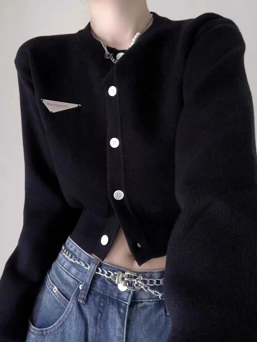 Plus size fat girl black inner sweater top spring, autumn and winter design lazy style bottoming shirt long-sleeved jacket