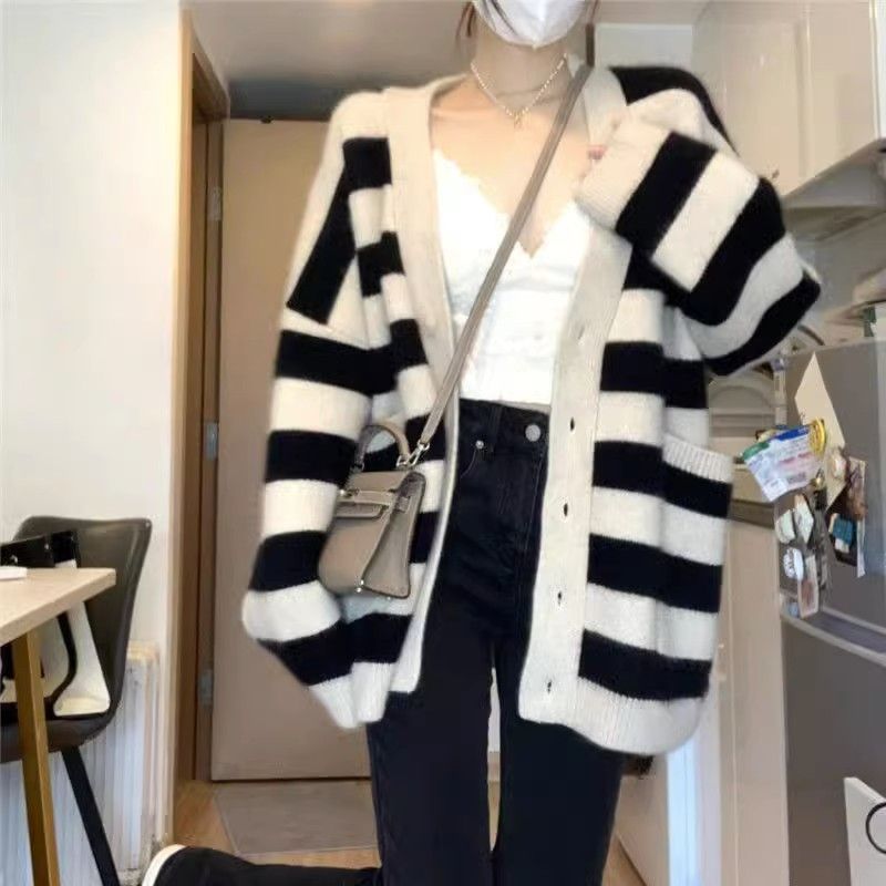 Lazy style color-blocked striped design long-sleeved V-neck knitted cardigan autumn and winter new retro jacket top for women