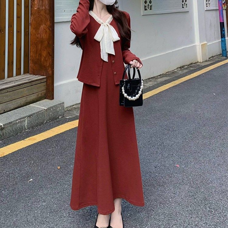 Plus size autumn new socialite small fragrance suit women's autumn knitted long-sleeved cardigan red suspender skirt two-piece set