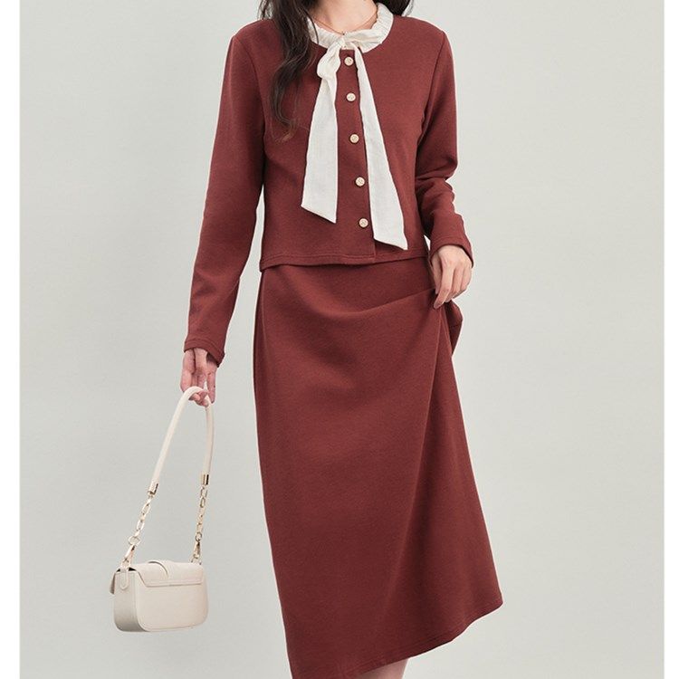 Plus size autumn new socialite small fragrance suit women's autumn knitted long-sleeved cardigan red suspender skirt two-piece set