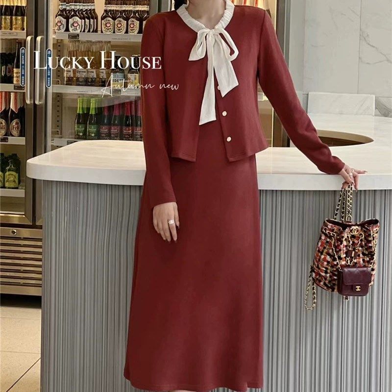 Plus size women's temperament contrasting bow tie cardigan top autumn French elegant suspender skirt two-piece suit