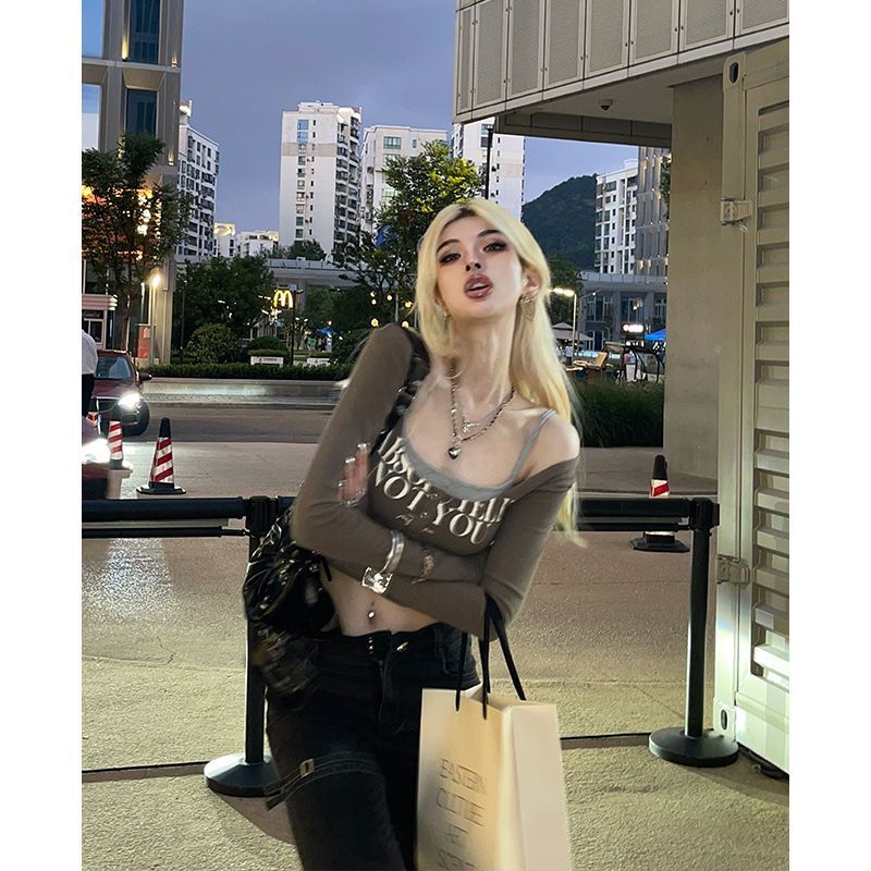 PrettyDragon hot girl low square neck printed sweater with color matching suspenders slim fake two-piece short top for women