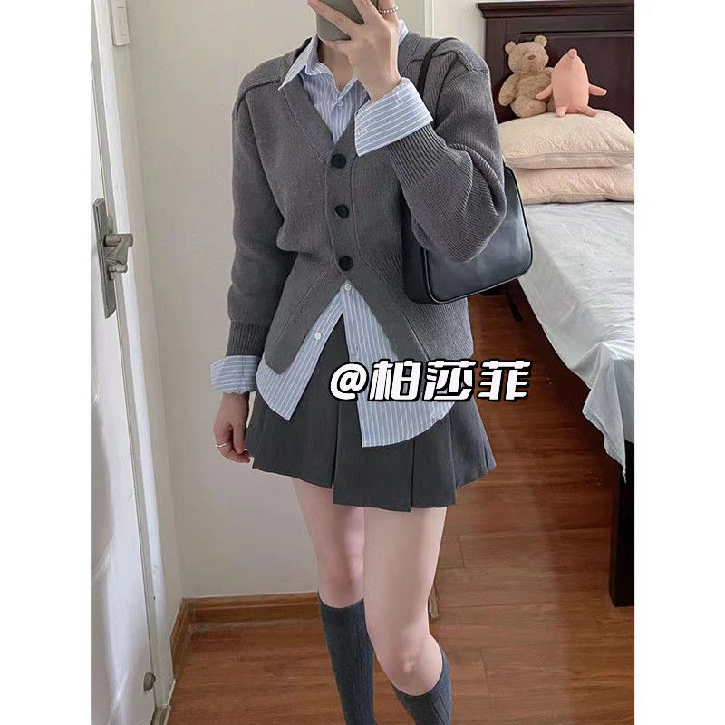 韓劇鹽系穿搭三件套裝時尚學院風獨特别致收腰氣質針織上衣百褶裙