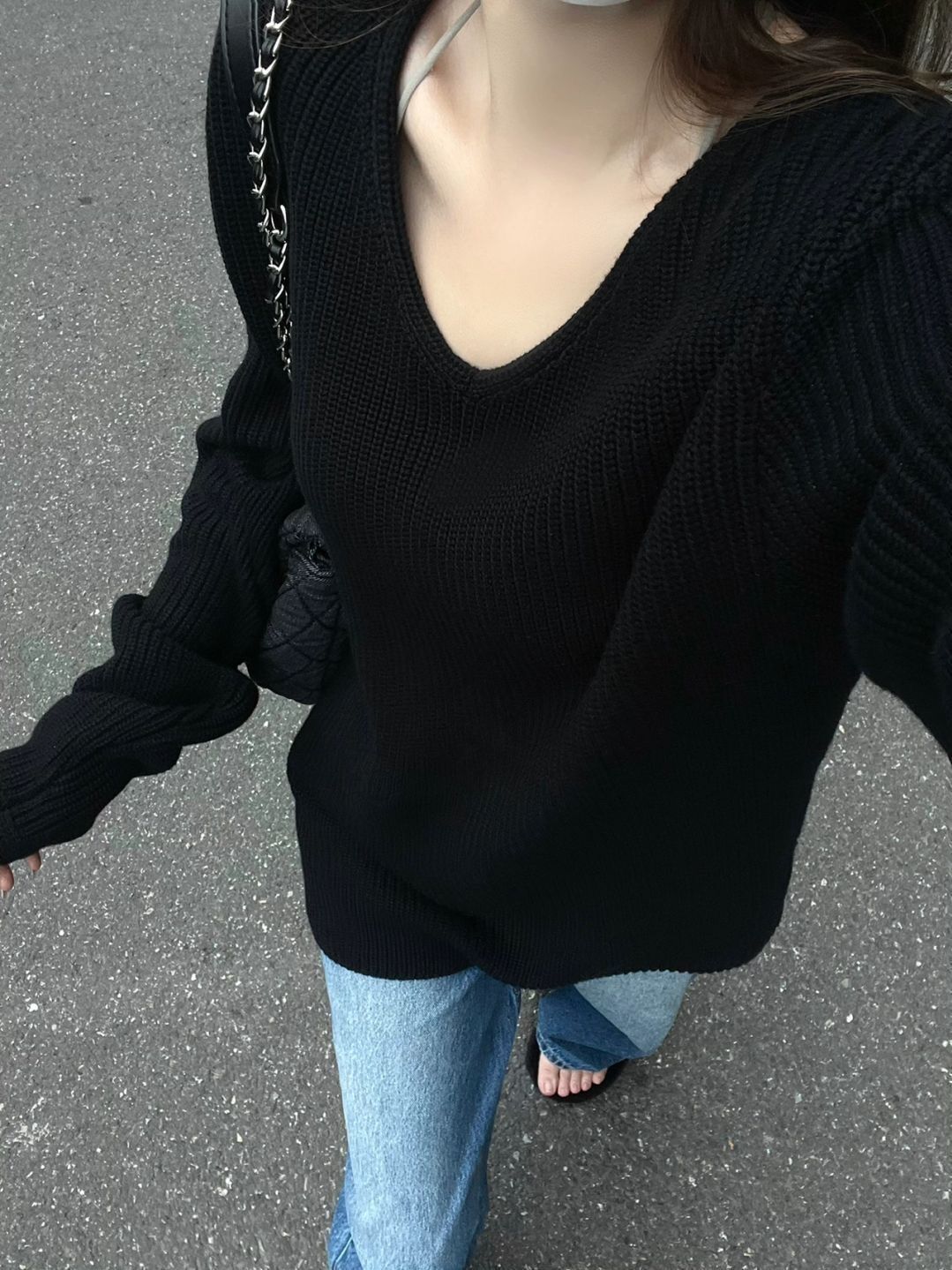 MINETTE寬鬆V領黑色毛衣女慵懶風秋季新款高級感套頭針織外穿上衣