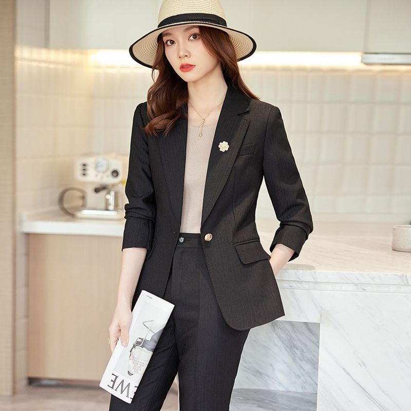 This year's popular fashion age-reducing blazer women's autumn and winter high-end and capable temperament professional wear fashion suit