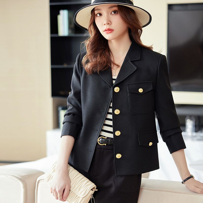 Celebrity Xiaoxiangfeng blazer women's 2023 autumn and winter new style this year's popular design short suit for small people