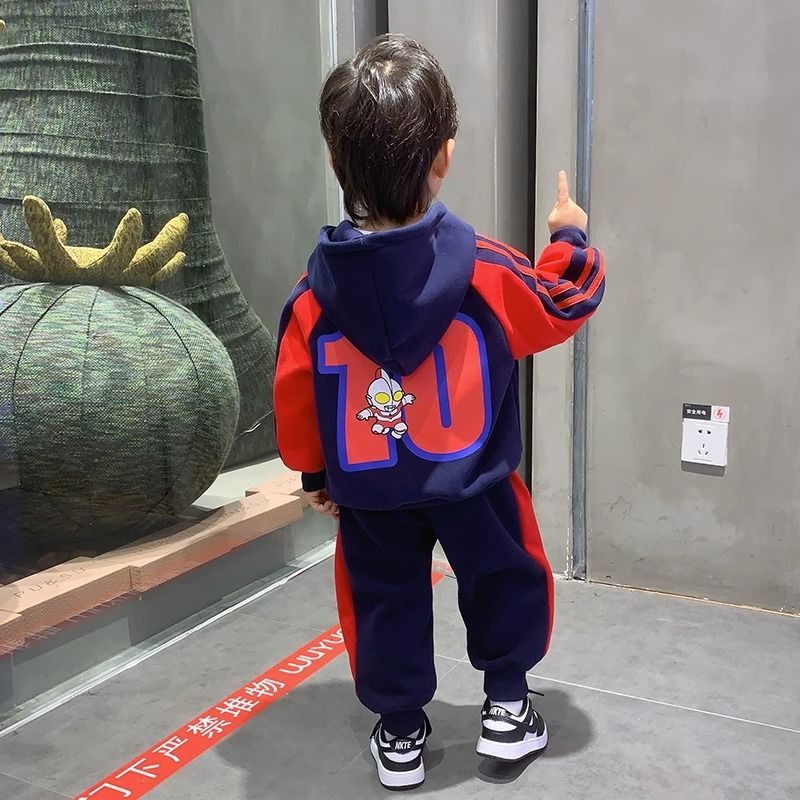 Ultraman clothes, boys' sweatshirt suit, handsome and fashionable baby and children's autumn and winter clothing, sports plus velvet and thickening trend