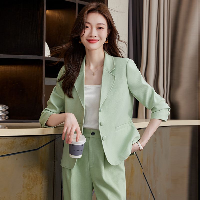 Green suit suit for women autumn and winter 2023 new fashion temperament high-end casual short small suit