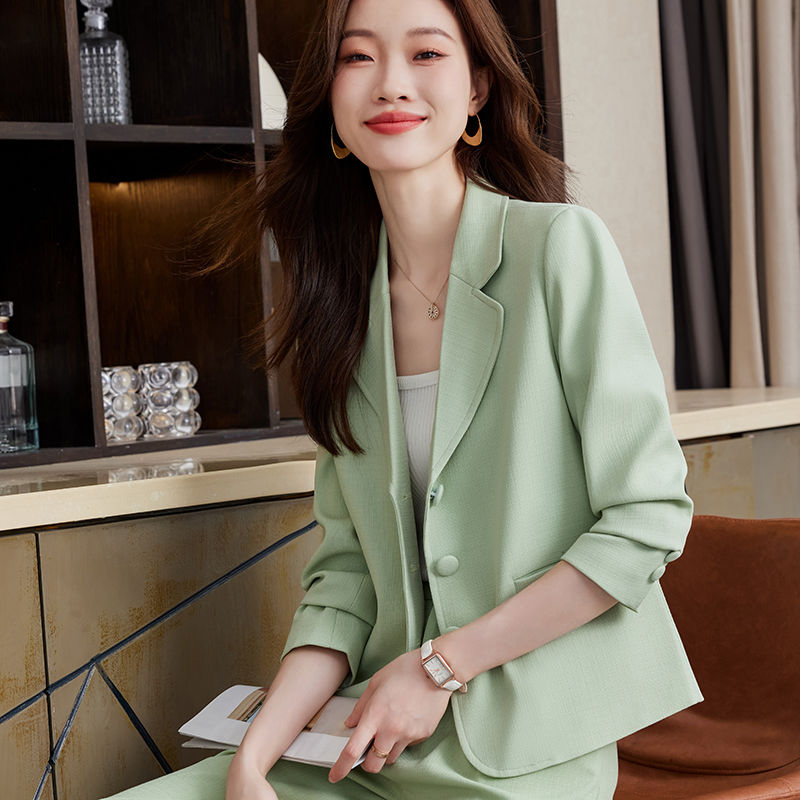 Green suit suit for women autumn and winter 2023 new fashion temperament high-end casual short small suit