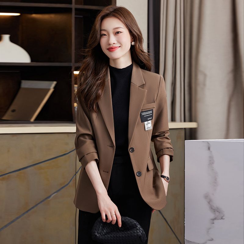Casual suit jacket for women in autumn and winter new fashion Korean design suit small man style commuting top