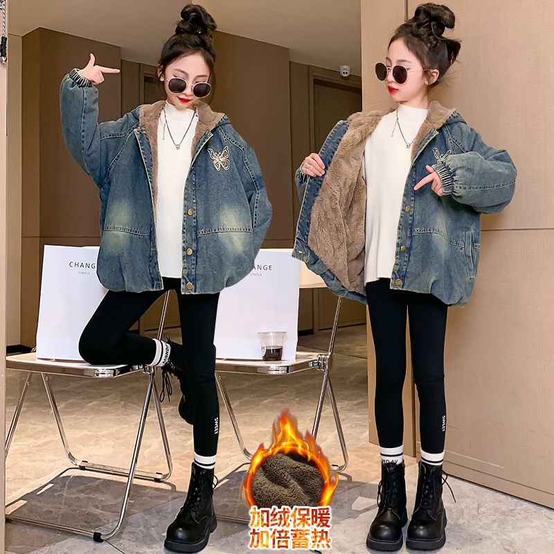 Girls' autumn and winter velvet denim jackets, children's clothing, big children's fashionable girls' winter clothing, thickened hooded tops, trendy