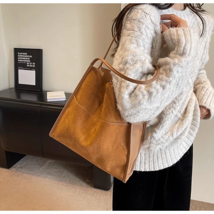 FOUR ONE large capacity women's versatile new single shoulder bucket bag, popular commuting tote bag this year_voghion.com
