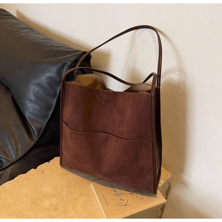 FOUR ONE large capacity women's versatile new single shoulder bucket bag, popular commuting tote bag this year_voghion.com