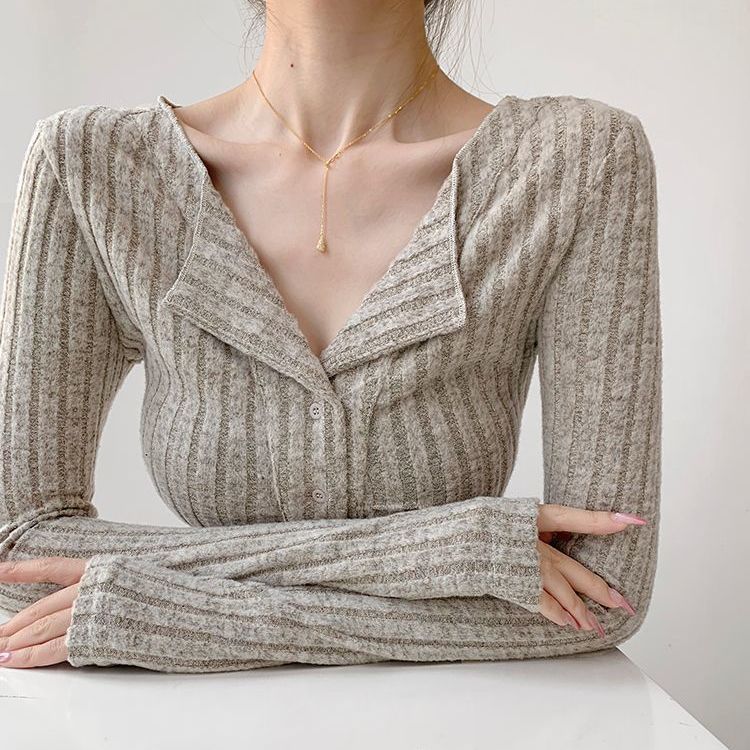 Design niche V-neck buttoned knitted cardigan women's autumn pleated slim waist slimming short long-sleeved top trendy