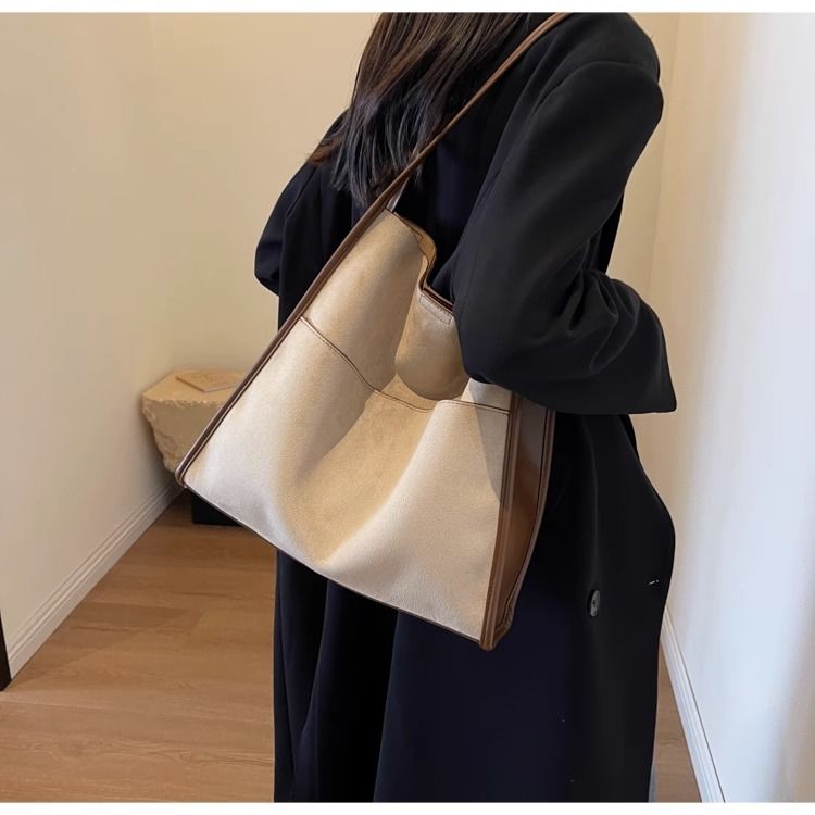 FOUR ONE large capacity women's versatile new single shoulder bucket bag, popular commuting tote bag this year_voghion.com