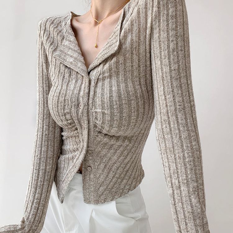 Early autumn 2023 new pure lust style v-neck long-sleeved knitted cardigan sweet slimming slimming temperament slimming top for women