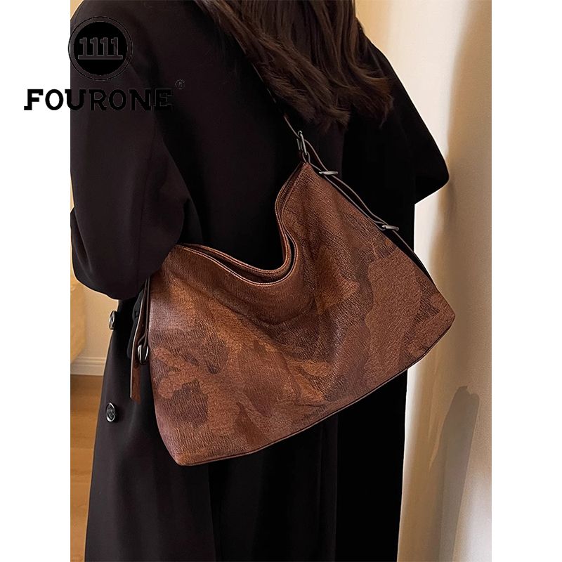 High-end pleated underarm large bag for women, new fashionable casual tote bag, commuter shoulder bag