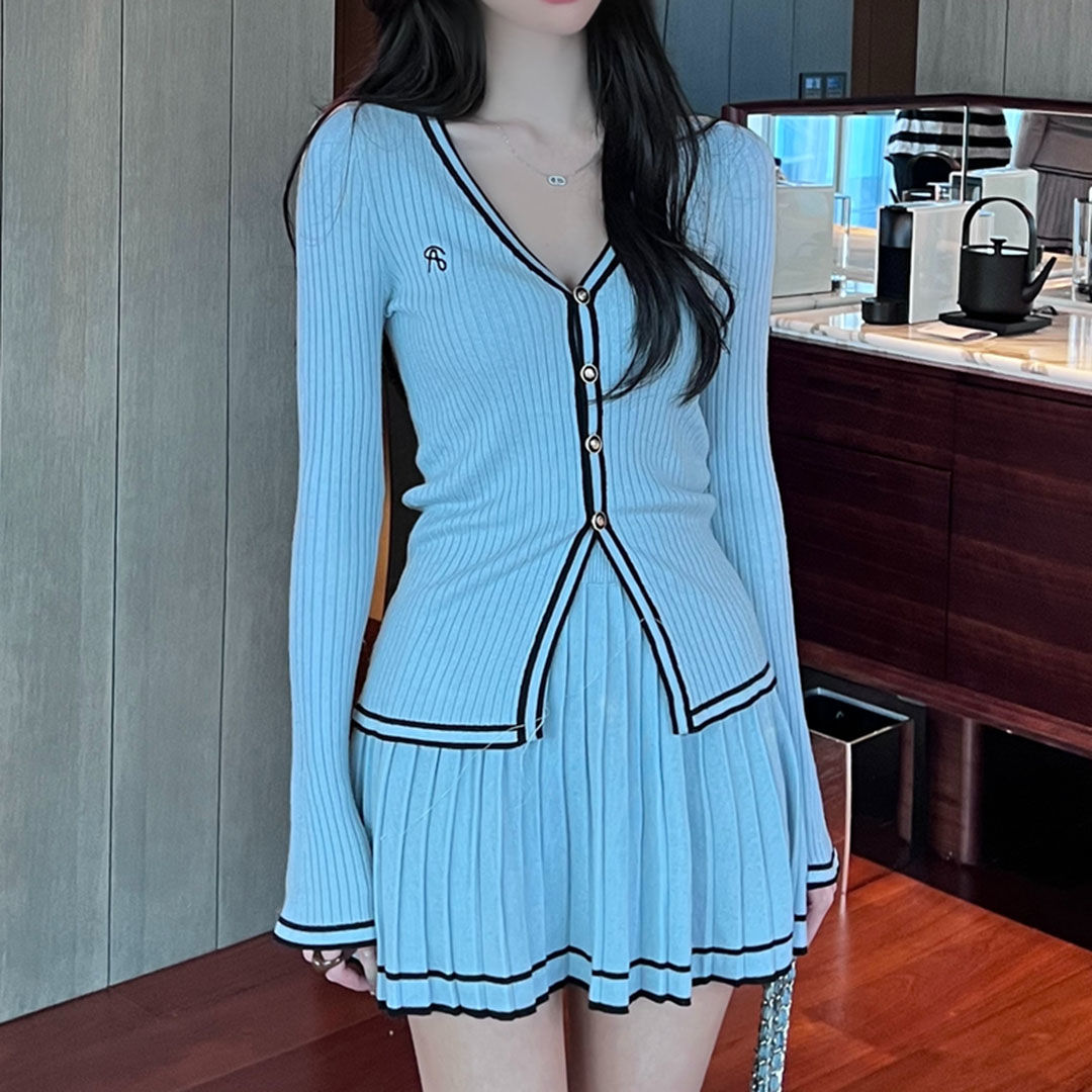 美拉德2023早秋貴氣顯瘦氣質小香風收腰紐扣長袖短裙針織套裝女