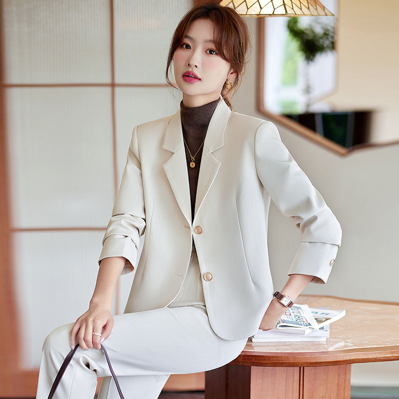 短款白色西裝外套女秋冬2023新款小個子休閒高級感小香風西服套裝