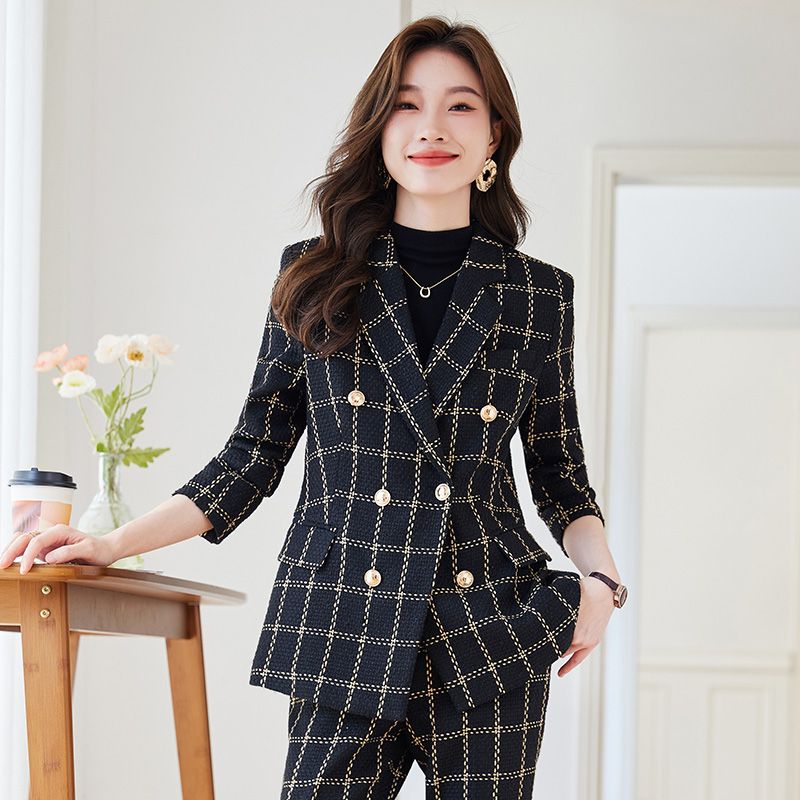 格子西裝套裝女2023新款今年流行時尚氣質名媛范小西服短褲兩件套